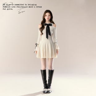 BB BLUE/温柔法则/早秋特别漂亮掐腰露肩针织法式小资长袖连衣裙