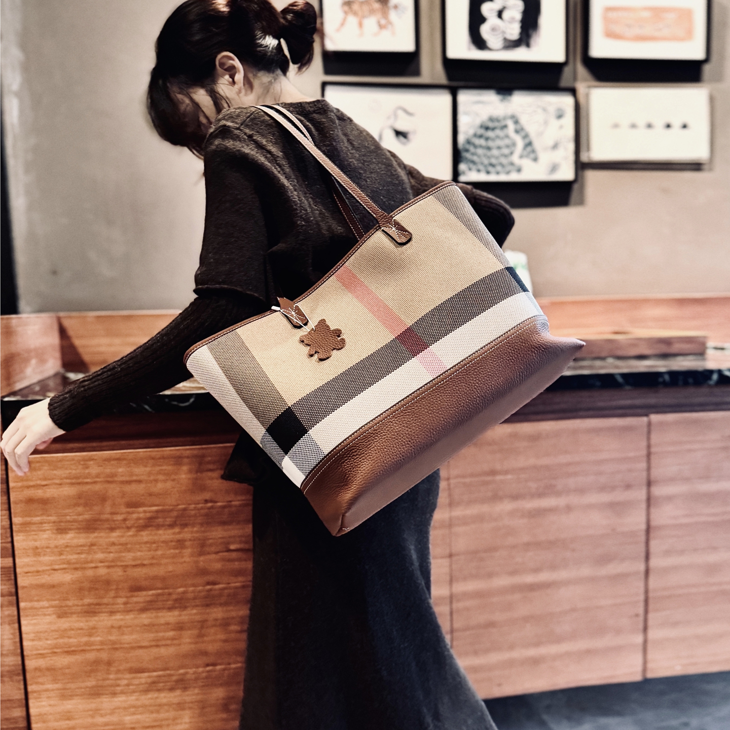 时尚真皮女包轻便旅行大包购物袋