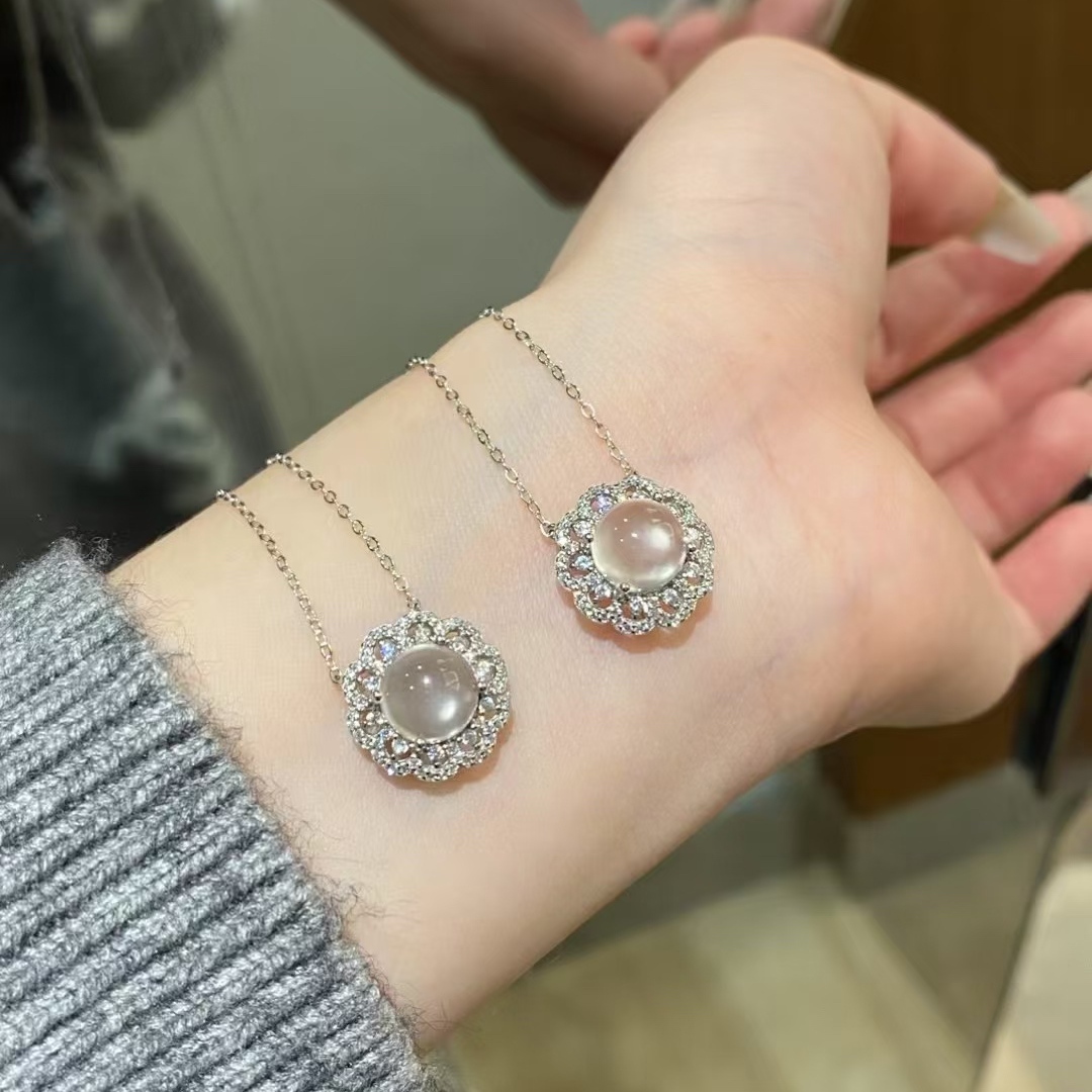 S925银白玉髓项链轻奢小众新款