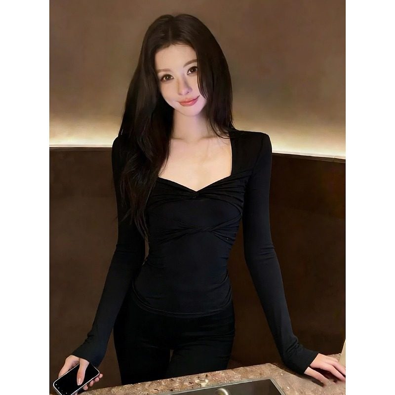 大码辣妹风黑色扭结方领长袖T恤女2026新款修身显瘦套头打底上衣,女装/女士精品,大码内搭,淘宝优惠券,粉丝福利购,淘宝优惠卷
