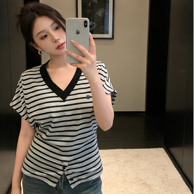大码胖妹妹韩系慵懒感条纹v领短袖T恤夏季时尚气质收腰蝙蝠袖上衣