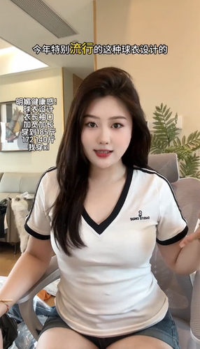 纯欲辣妹V领正肩短袖T恤女