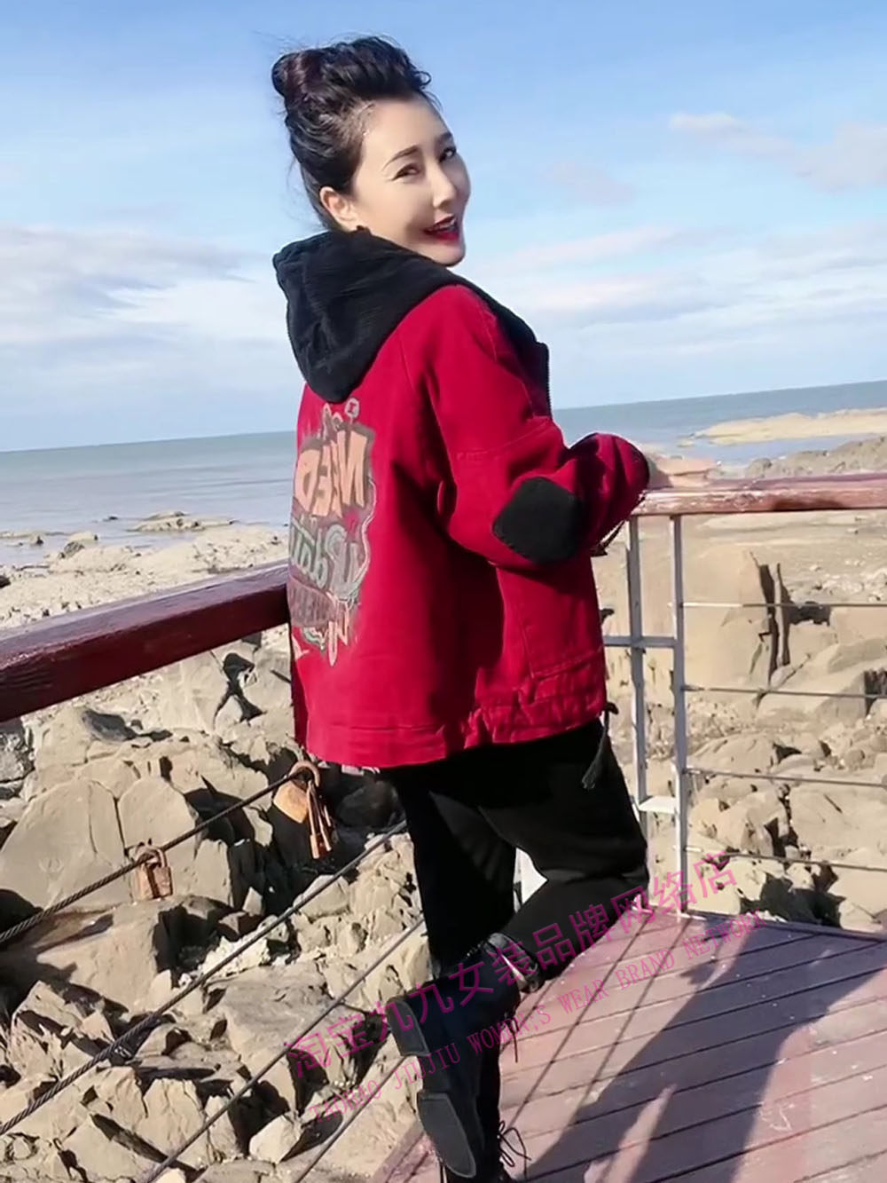 拼色连帽印花加绒外套女士秋冬红色宽松显瘦加厚时尚休闲棉服夹克