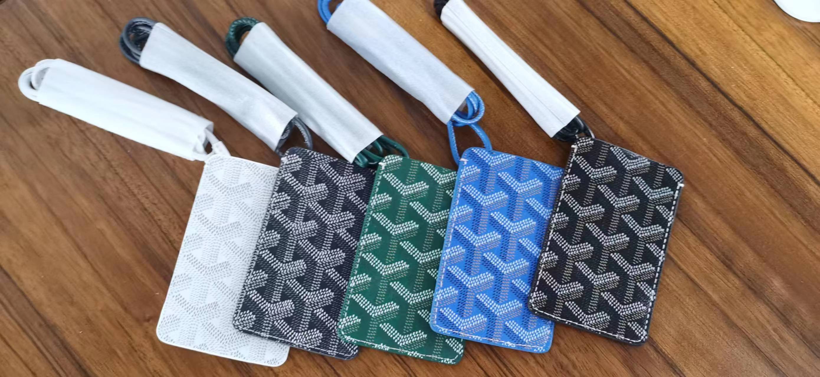2025新品 卡套卡包卡片包一体超薄真皮挂绳简单实用小巧时尚 通用