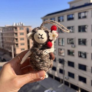 尼泊尔进口手工绵羊挂件新年送花小羊包包挂饰羊毛毡车挂礼品情侣