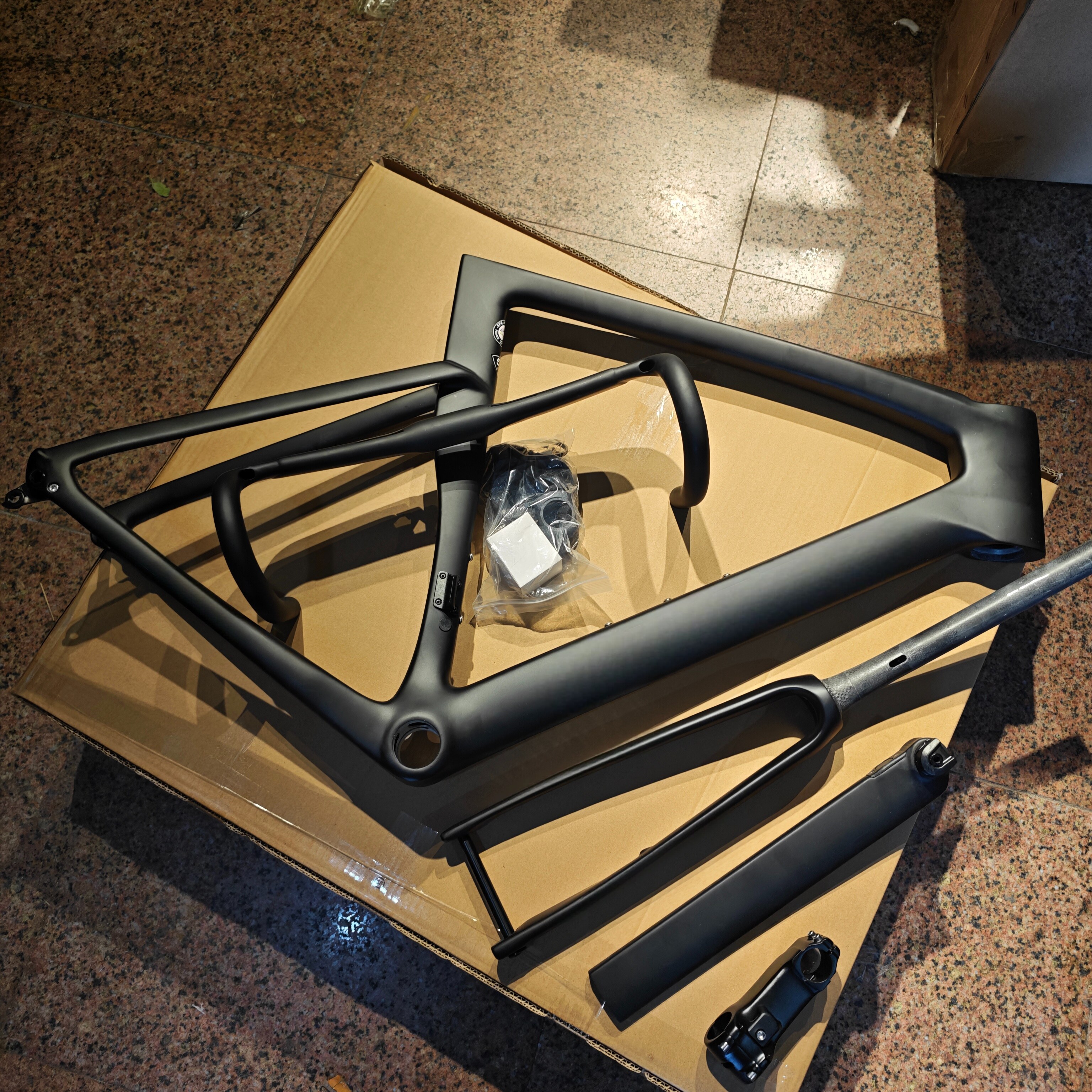 全碳纤维公路车架VENGE自行车架定制整车