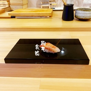 日本怀石会席板前omakase料理水晶玻璃餐具手握寿司刺身烤肉拼盘