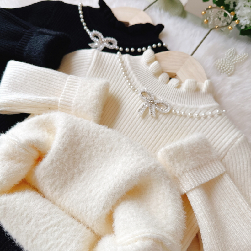 洋气冬季女童一体绒花边领毛衣