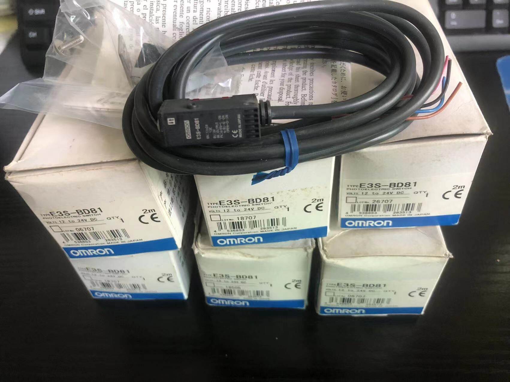 E3NX-FAH11 E3S-BD81 E3T-FD14 E3T-FT23全新原装传感器议