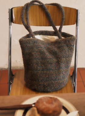 On Our Own 24FW原创 浆果丛林针织羊毛水桶包 双肩带针织单肩包