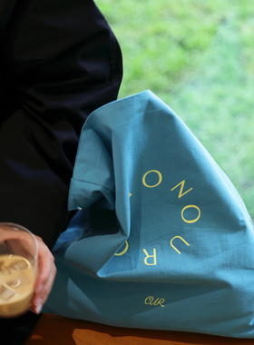 On Our Own原创 双层高密纱卡棉方块单肩包 三色字母印刷帆布包袋