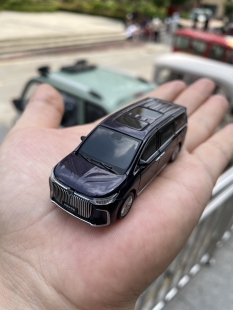 比美高岚图梦想家1/64合金汽车模型仿真玩具汽车模型摆件收藏