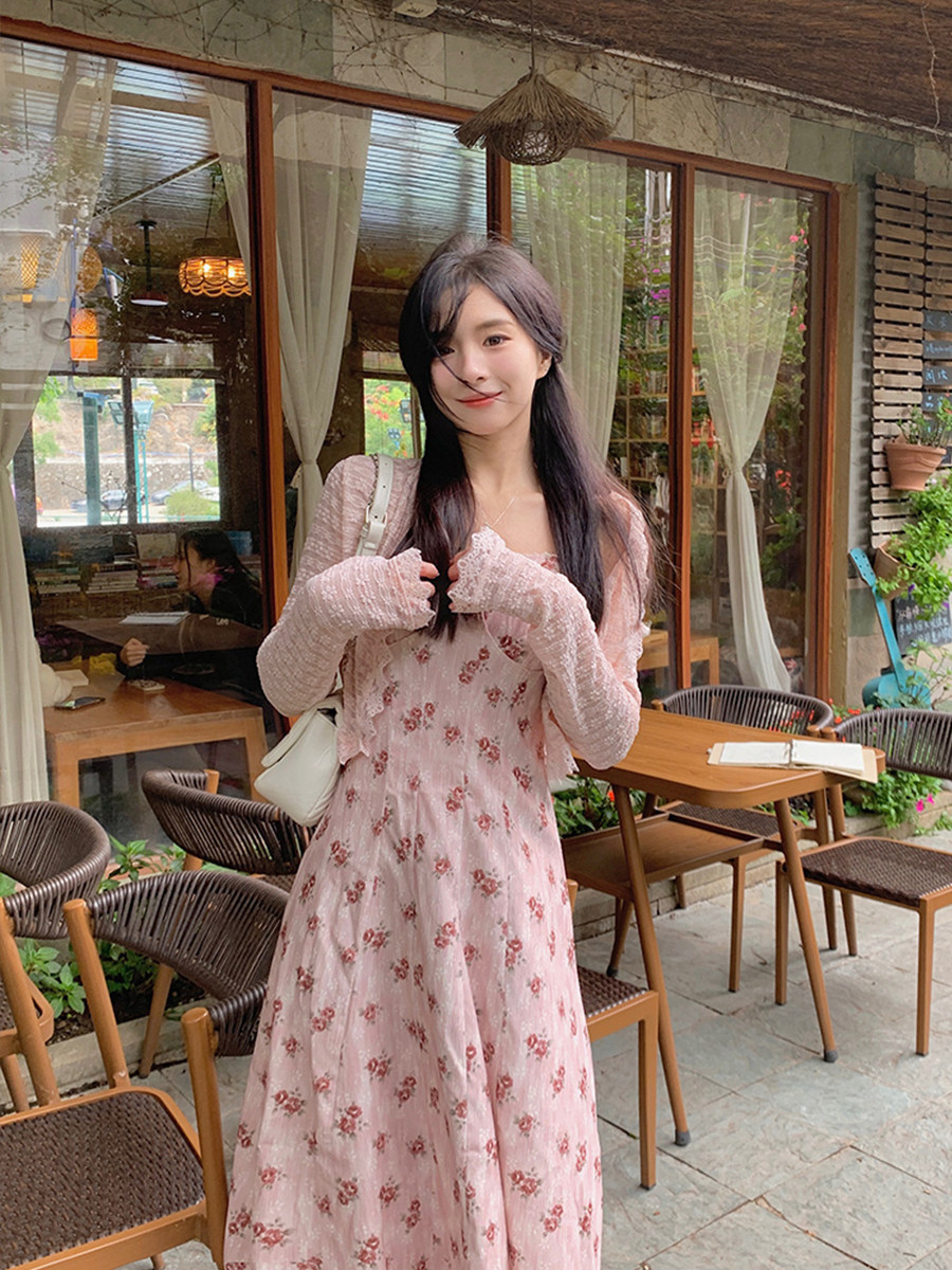 法式高级感温柔风碎花吊带连衣裙