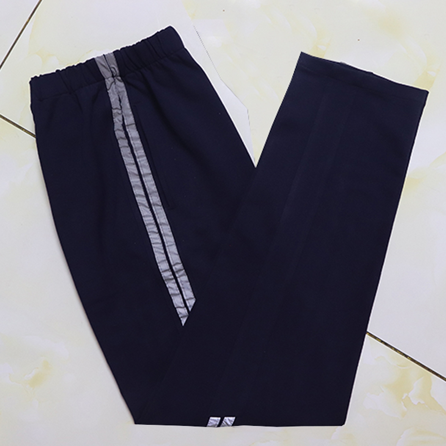 休闲宽松中小学生透气校服裤子