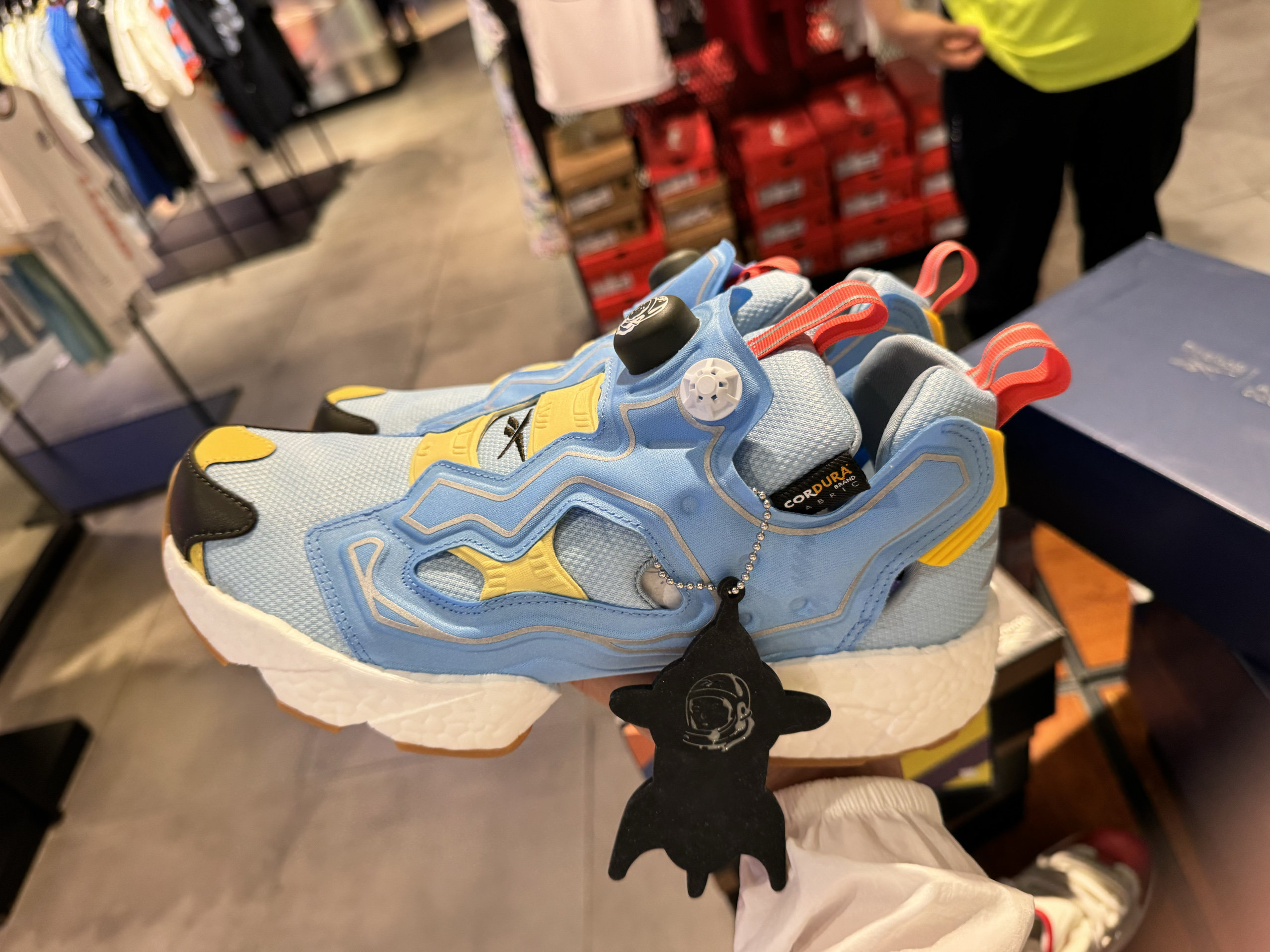 锐步reebok  fury boost x  充气联名跑鞋 gz5362