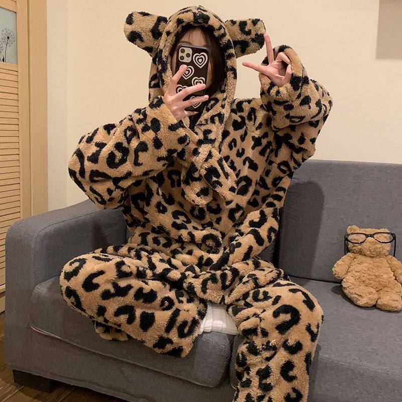 豹纹睡袍睡衣秋冬季加绒加厚冬天家居服女款可外传2025新款珊瑚绒