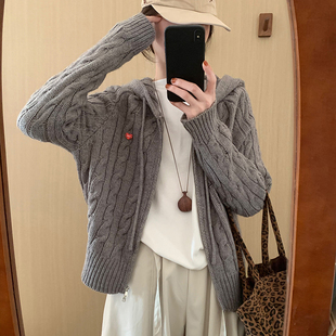 话里简约风连帽麻花开衫2026春季新款显瘦减龄百搭上衣针织衫女