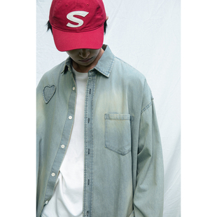 男 秋冬湖水蓝做旧水洗牛仔衣衬衫 爱心贴布绣衬衣 25AW Mentmate