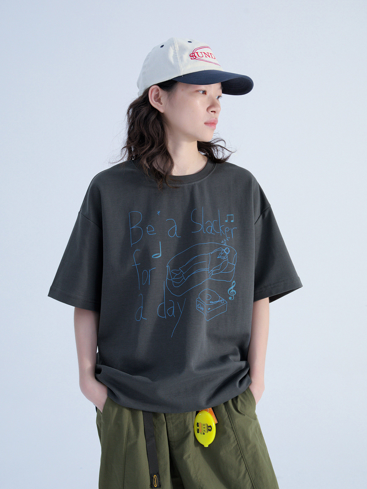 Mentmate ミニマリストスタイルラインニッチプリントTシャツ男女兼用 Lazy カジュアルパーソナライズ半袖Tシャツ夏用