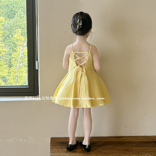 女童露背黄色吊带连衣裙2025夏季新款女孩气质海边度假高级感裙子