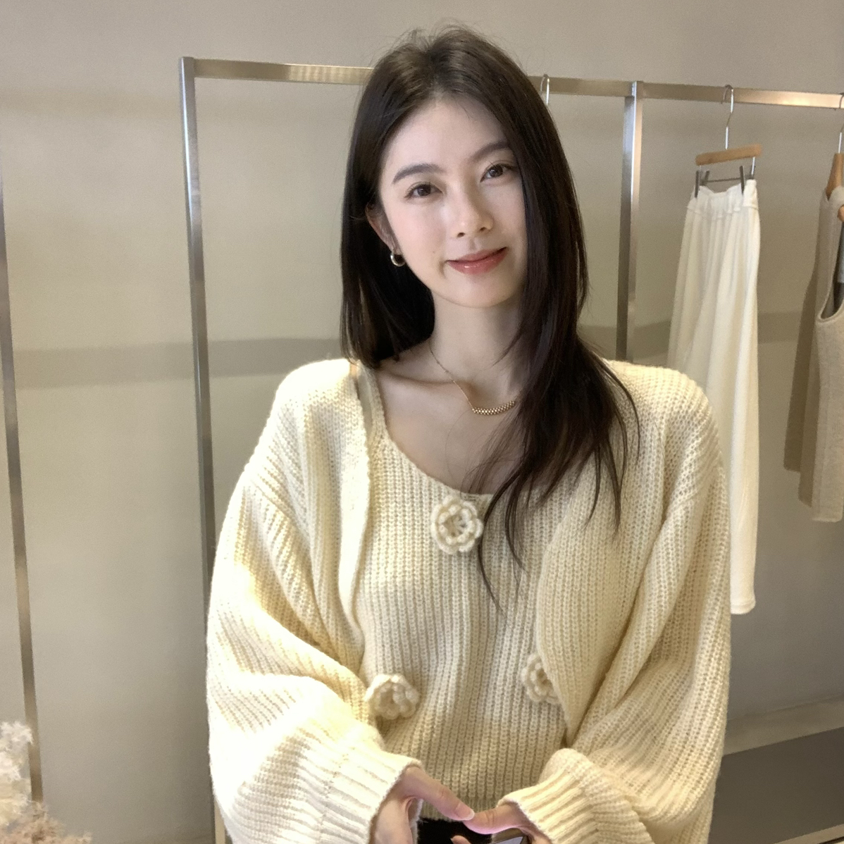 IF秋上新复购率超高手工钩花背心温柔针织开衫套装