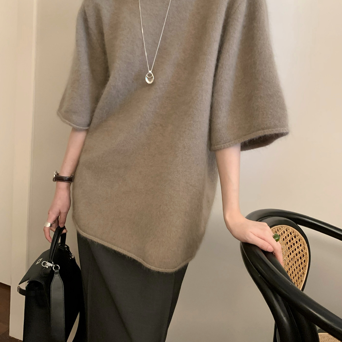 Jin cover-秋上新韩系慵懒风圆领中袖保暖毛衣（含33兔毛）