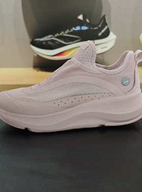 李宁2024夏季新品SOFT GO女子反光透气清凉潮流休闲鞋AGLU106