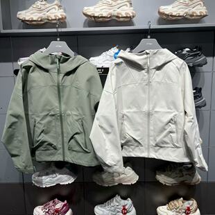 李宁运动风衣2025秋款户外女子宽松防泼水防护珑软壳外套AFDVB48