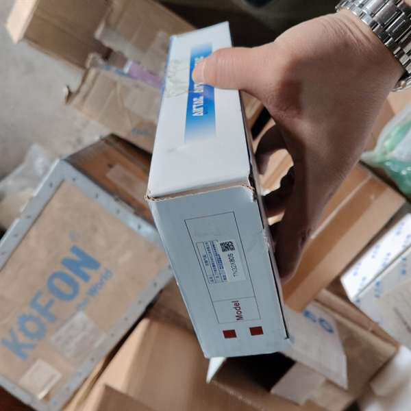 咨询全新亚德客双轴气缸 TN32X80S议价
