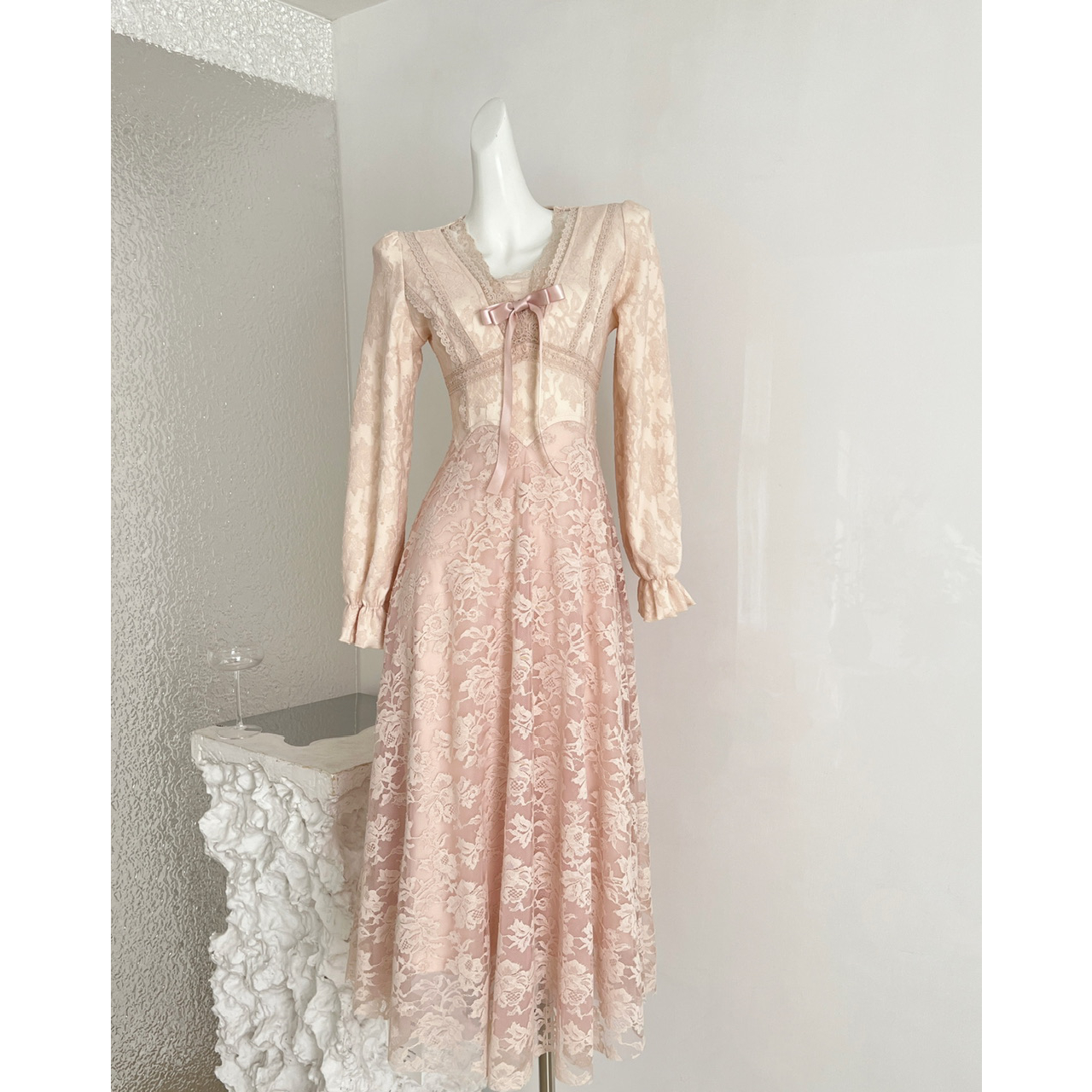 Blovelan迷迭花园 法式纯欲v领蕾丝加绒连衣裙收腰千金风蓬蓬裙