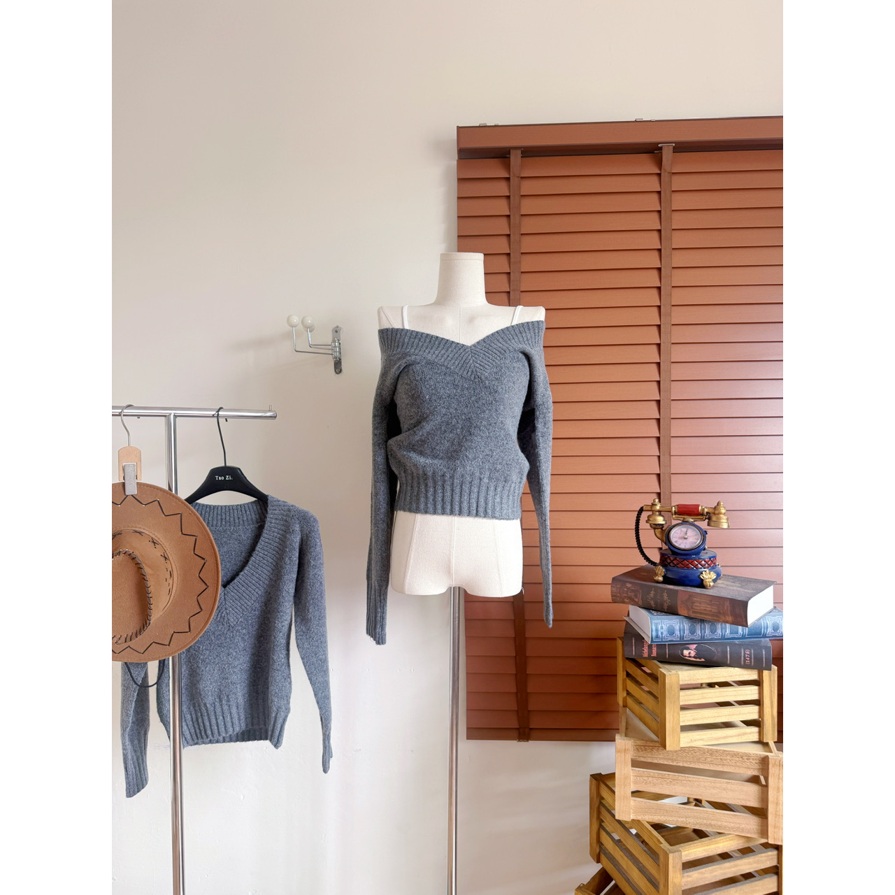 e go studio 羊毛大V领毛织长袖女简约时尚精致气质百搭套头毛衣