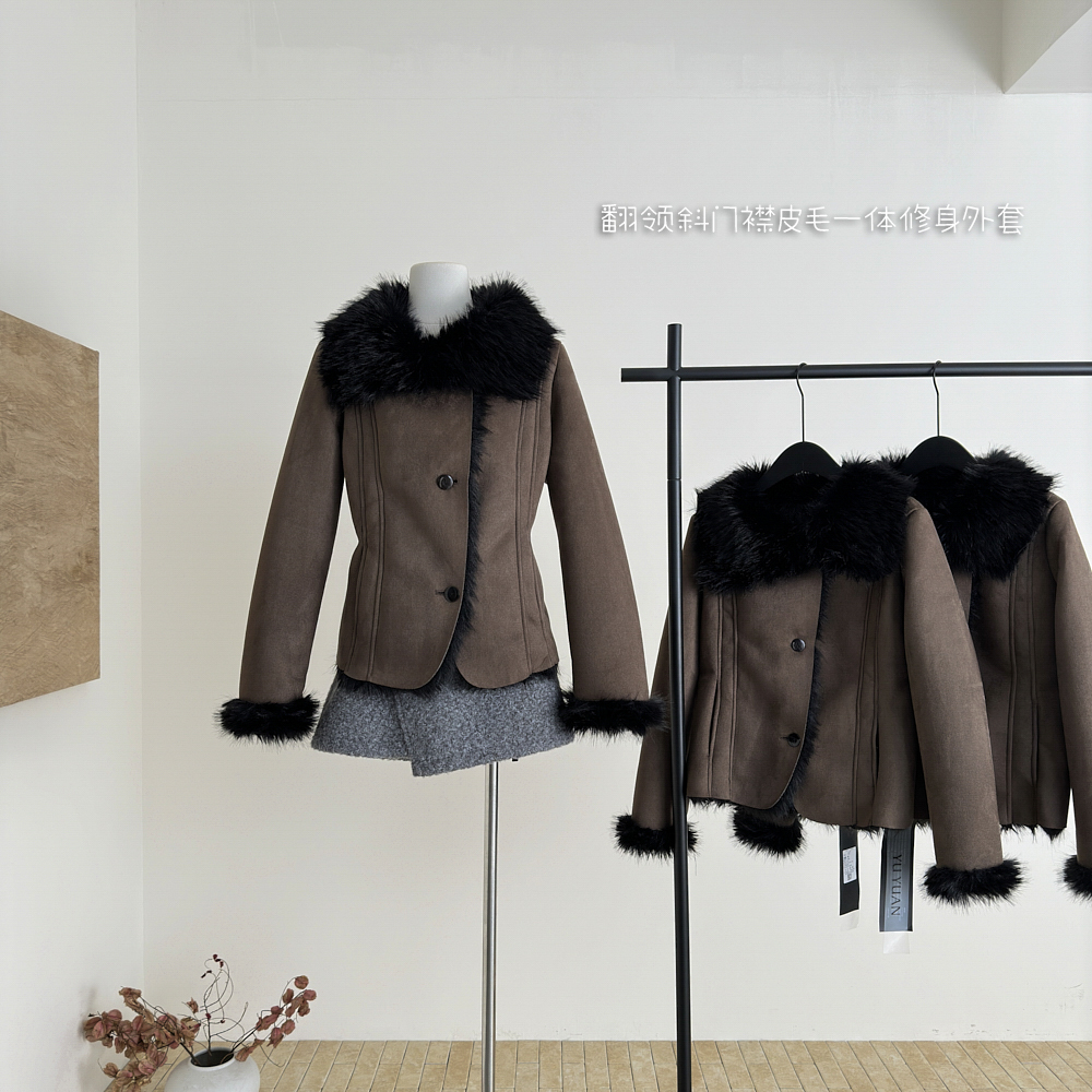 蝶宝嘻 中欧复古调 翻领斜门襟皮毛一体环保皮草修身外套女秋冬