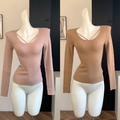 ACHI大也池驼色U领莫代尔长袖针织打底衫女纯欲性感修身套头上衣