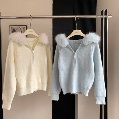 famouswang2025年冬季新款温温柔柔大毛领宽松连帽拉链针织开衫