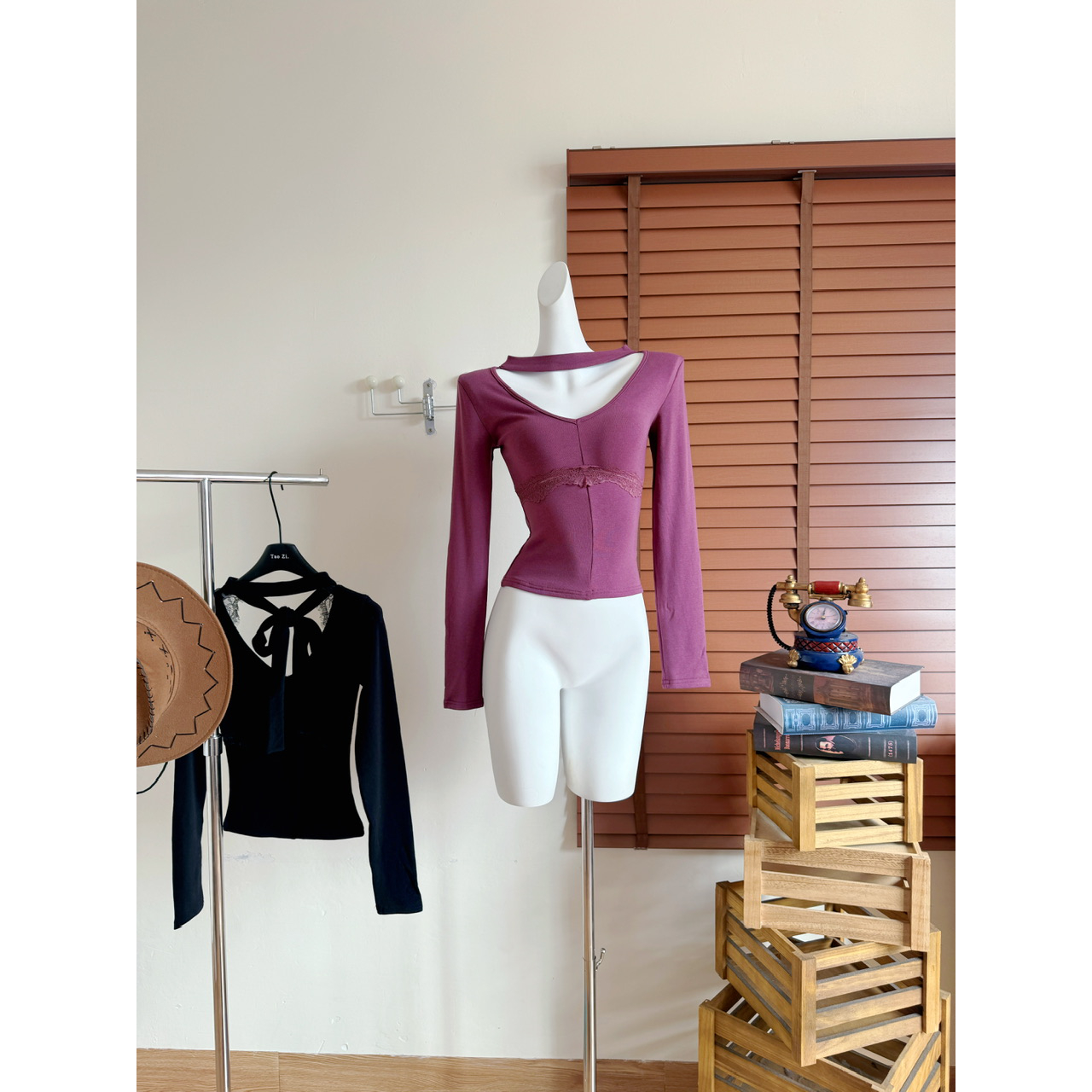 ACHI大也池黑色蕾丝拼接挂脖v领针织衫女气质长袖修身打底衫上衣