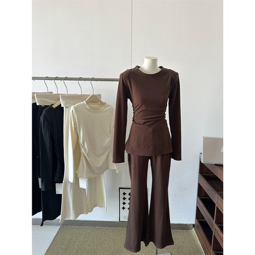 2025冬季新款磨毛套装女显瘦洋气上衣+高腰微喇裤两件套