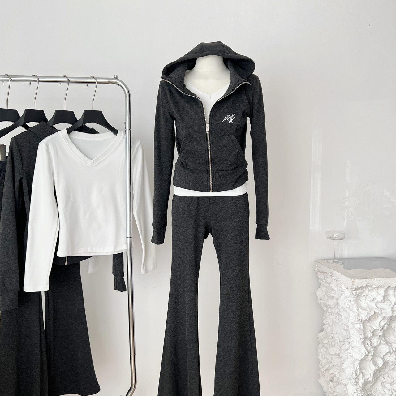 825新品 WESTAYONE修身显瘦针织连帽开衫套装打底T恤 微喇叭裤