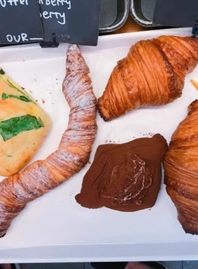 北京三里屯OUR BAKERY网红店羊角包起酥面包糕点心小吃甜点早餐