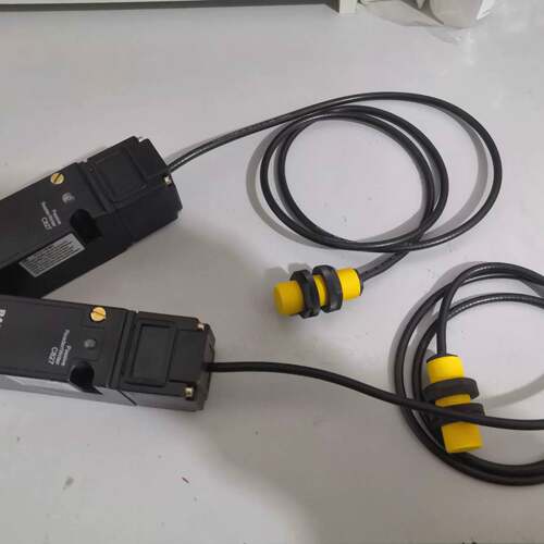 议价BALLUFF巴鲁夫读写模块C82703可维修翻新