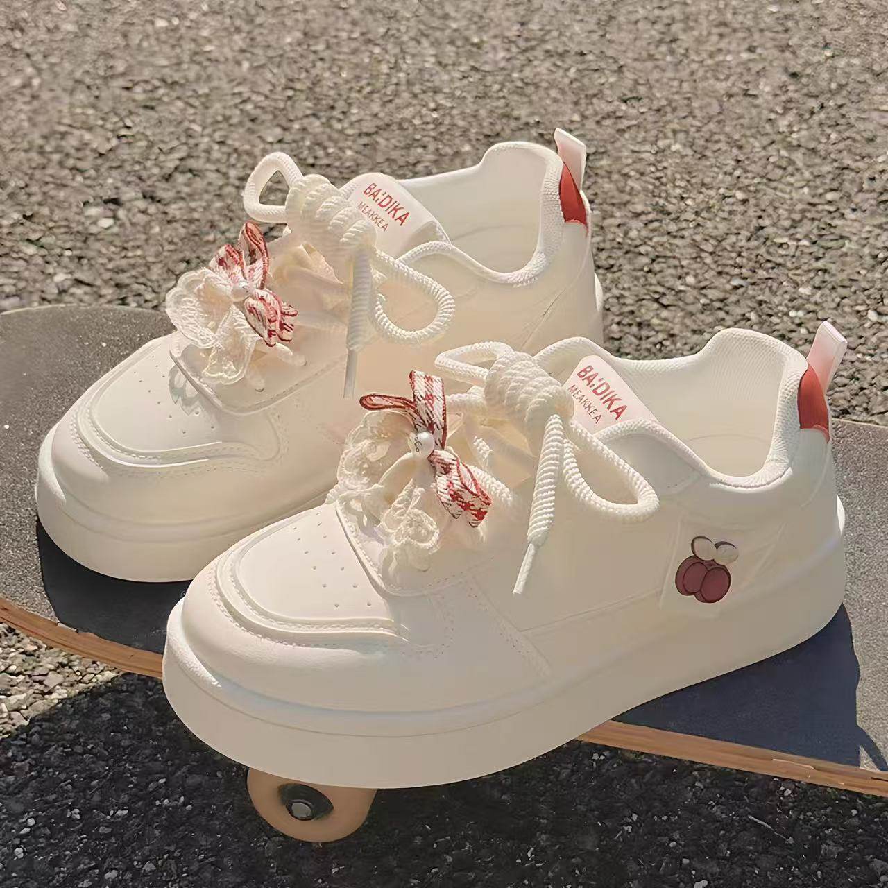 小白鞋女款2026新款爆款春夏季透气百搭休闲运动鞋板鞋软底不累脚