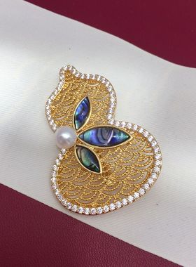 “好运福禄”5-6mm葫芦珍珠胸针 2511H00DY