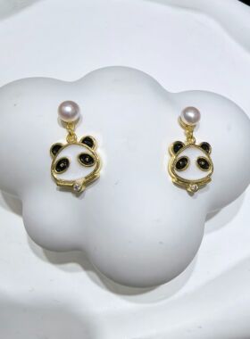 珐琅彩绘熊猫珍珠耳钉5-6mm s925 2228H00DY
