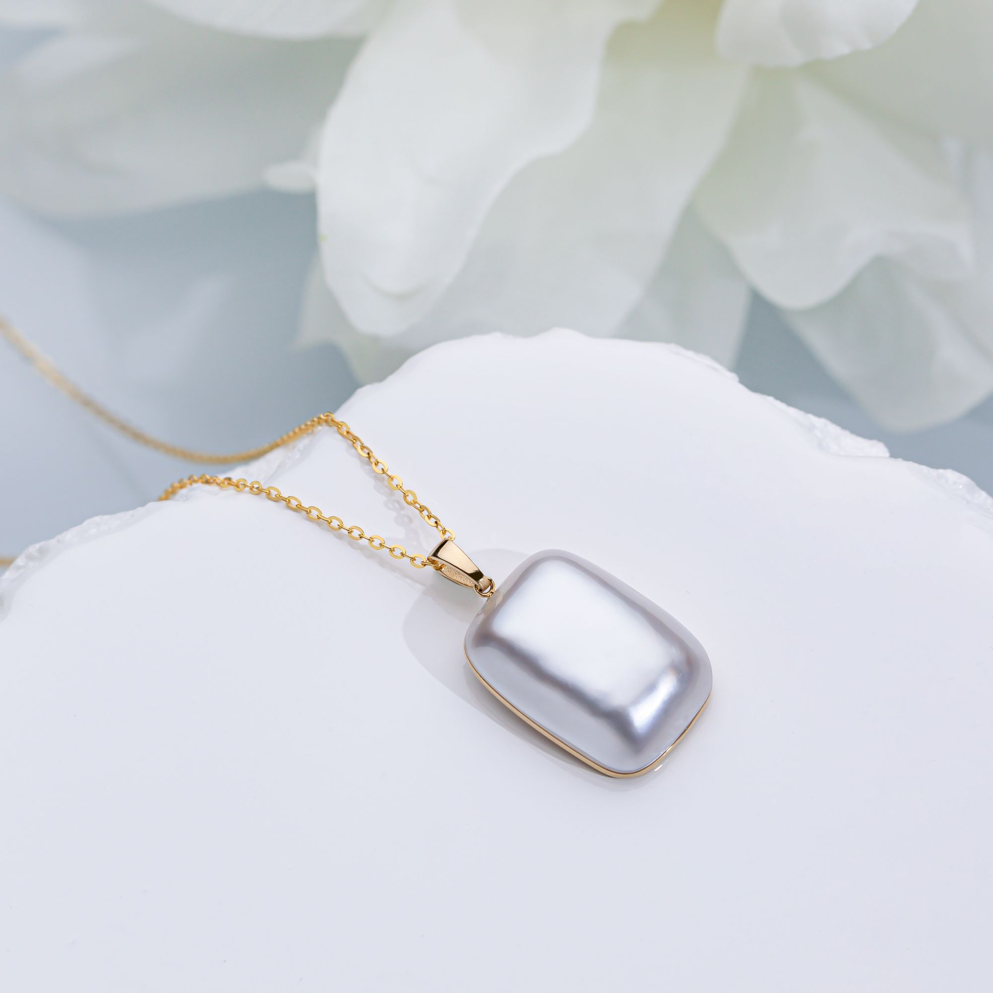 “大方糖”澳洲海水马贝吊坠12-14mm 18k金 2370H00DY