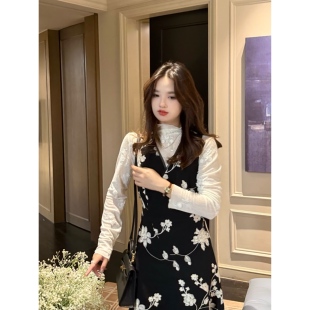 冬季 棉感刺绣盘花法式 背带通勤收腰裙摆连衣裙 百合 张羞羞