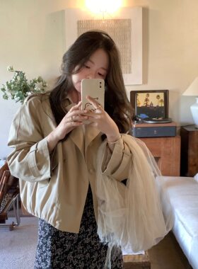 张羞羞诺丁山晚风短款风衣女卡其
