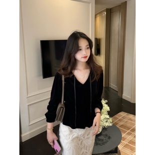 通勤绑带衬衫 复古高密金丝绒V领收腰法式 奥黛丽 张羞羞