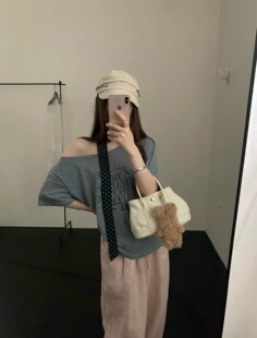 实拍26夏上新休闲斜肩字母印花短袖T恤配丝巾女两件套潮上衣
