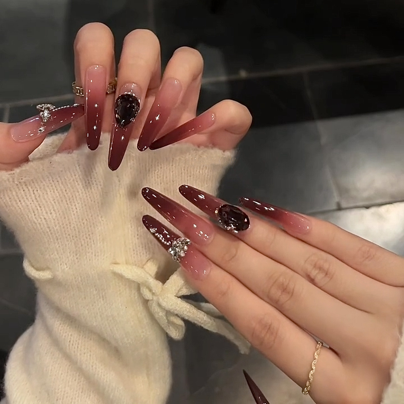 浪妞美甲雅典娜贵气显白渐变车厘子色精品k9堆堆钻感纯手工穿戴甲,彩妆/香水/美妆工具,穿戴甲/甲片,淘宝优惠券,粉丝福利购,淘宝优惠卷