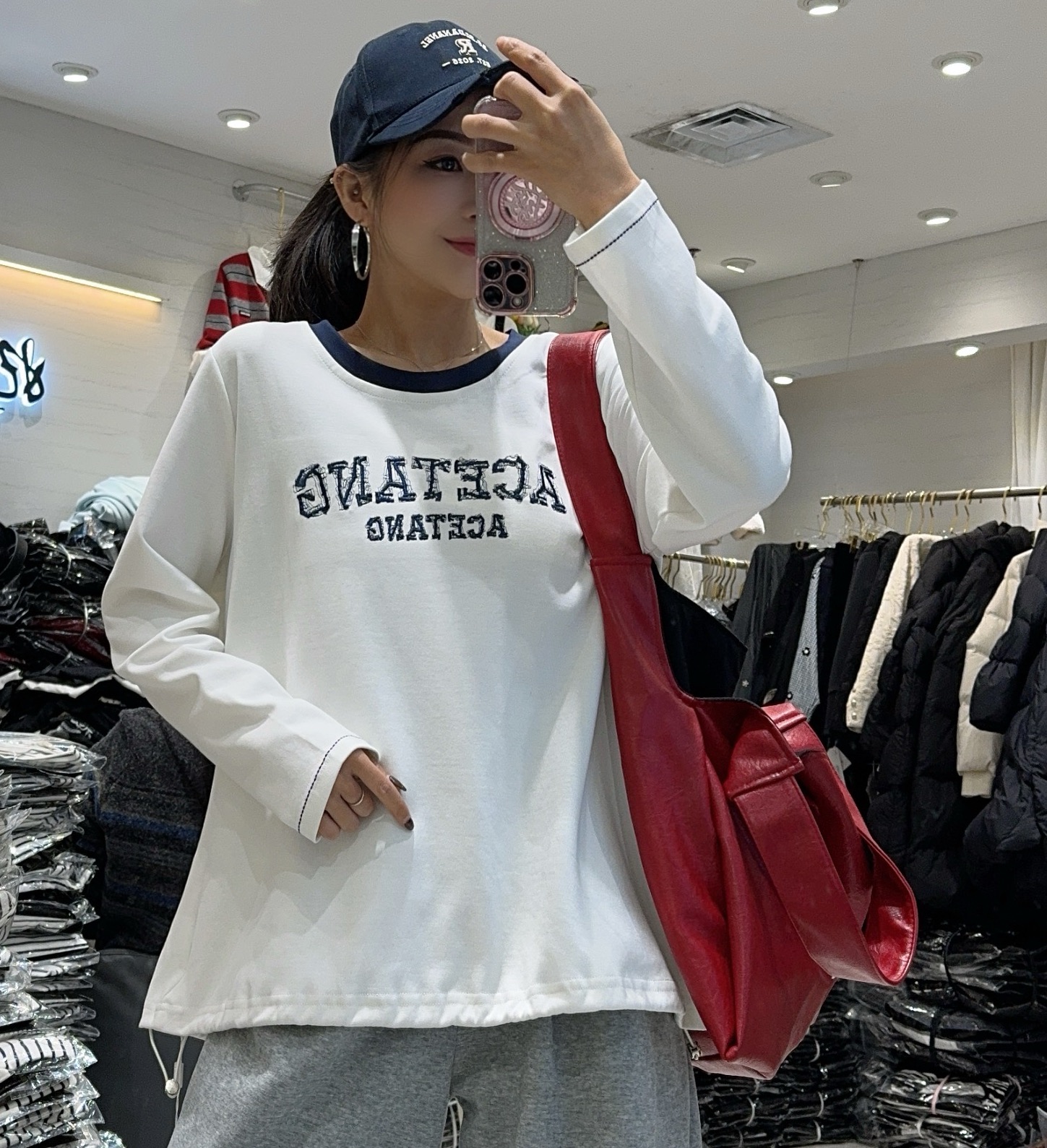 妃儿红5023冬加大码卫衣女 韩版时尚字母刺绣后背排扣百搭衫