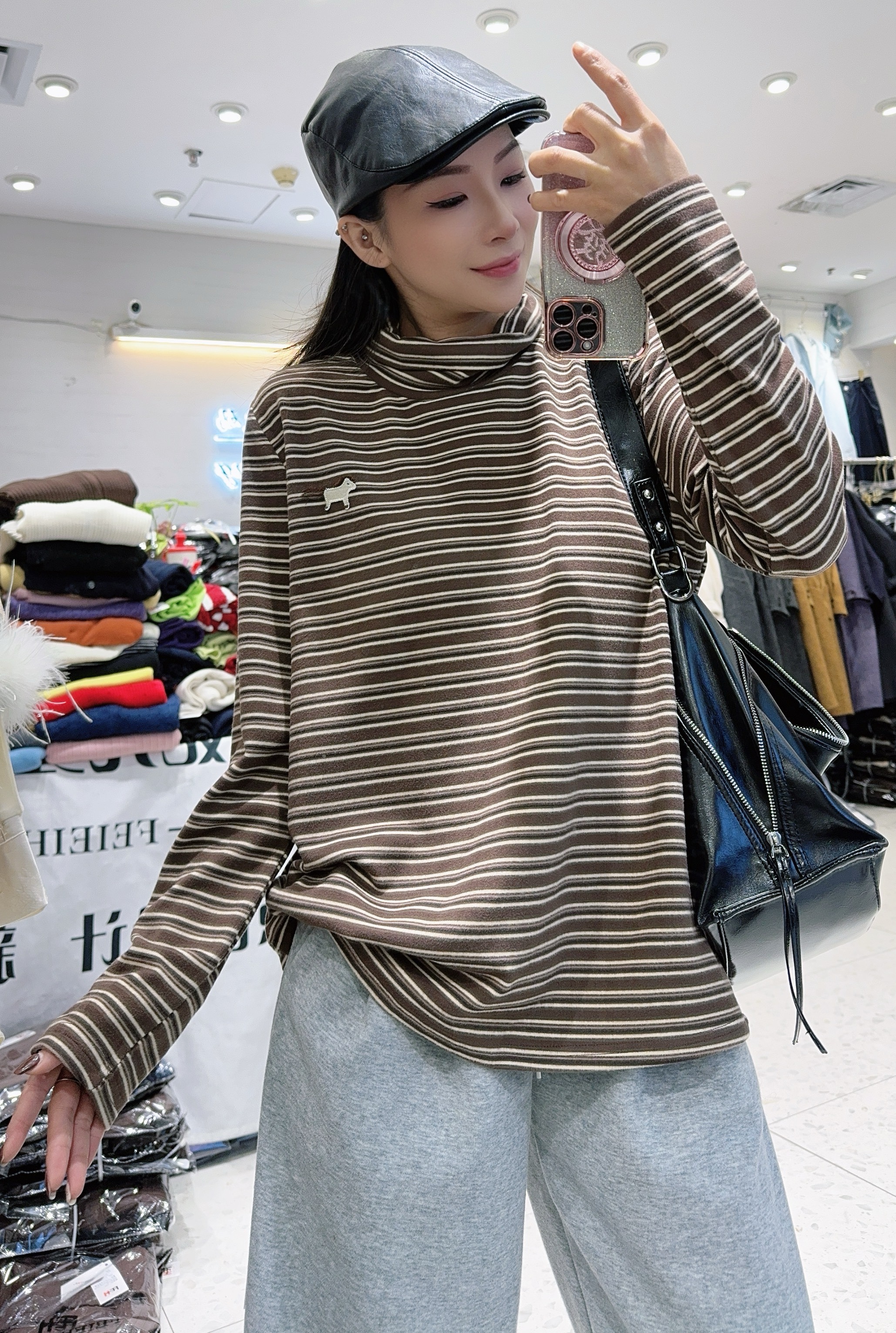 妃儿红5020冬季加大码磨毛卫衣女 撞色条纹高领T袖内搭打底衫